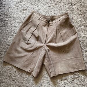 Vera Pelle Italian Beige Pleated Women's Suede Shorts
